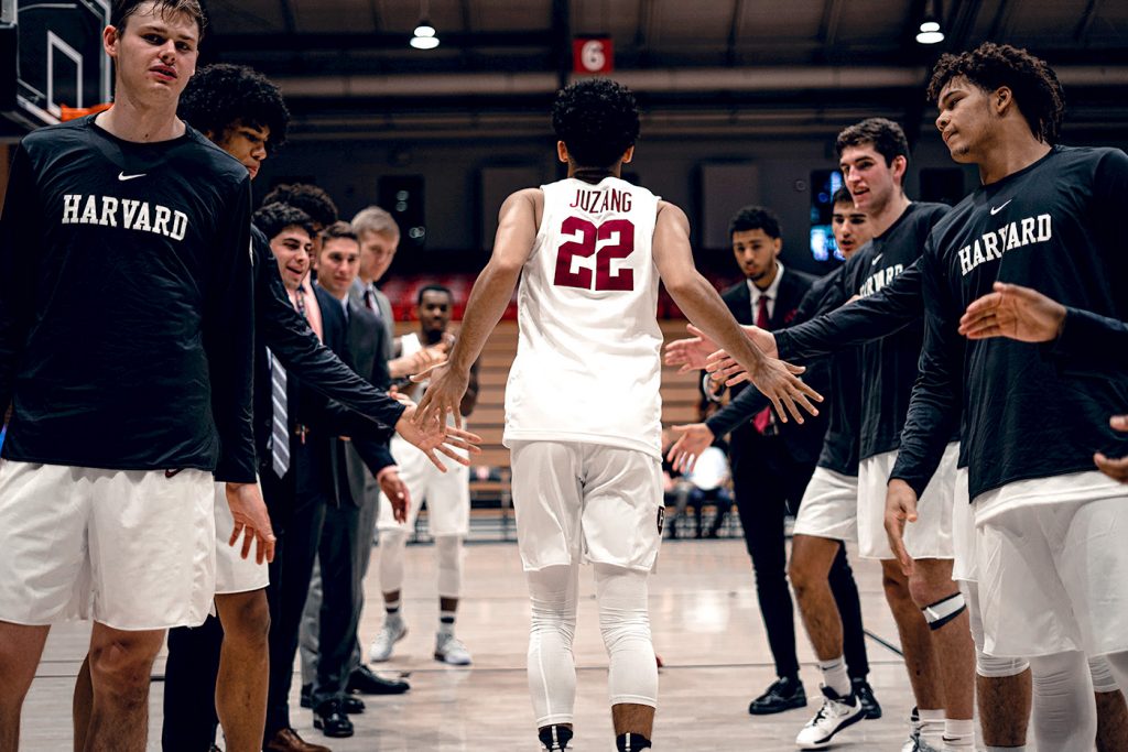 Harvard Basketball TYPES OF SCHOLARSHIPS AND AID TO STUDY AT A UNIVERSITY IN THE USA